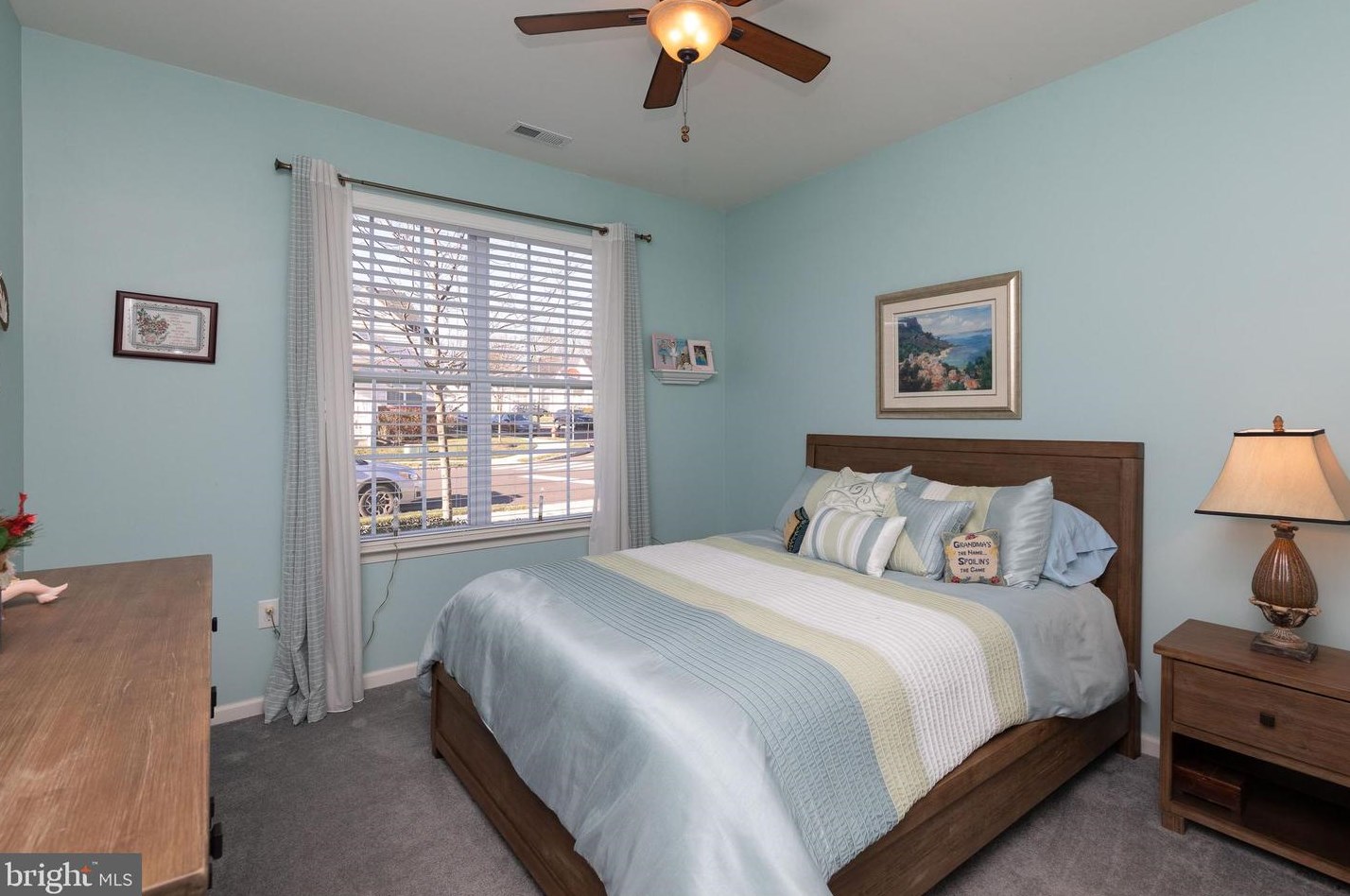 15159 Sunflower Dr, Philadelphia PA 19116-1310 exterior