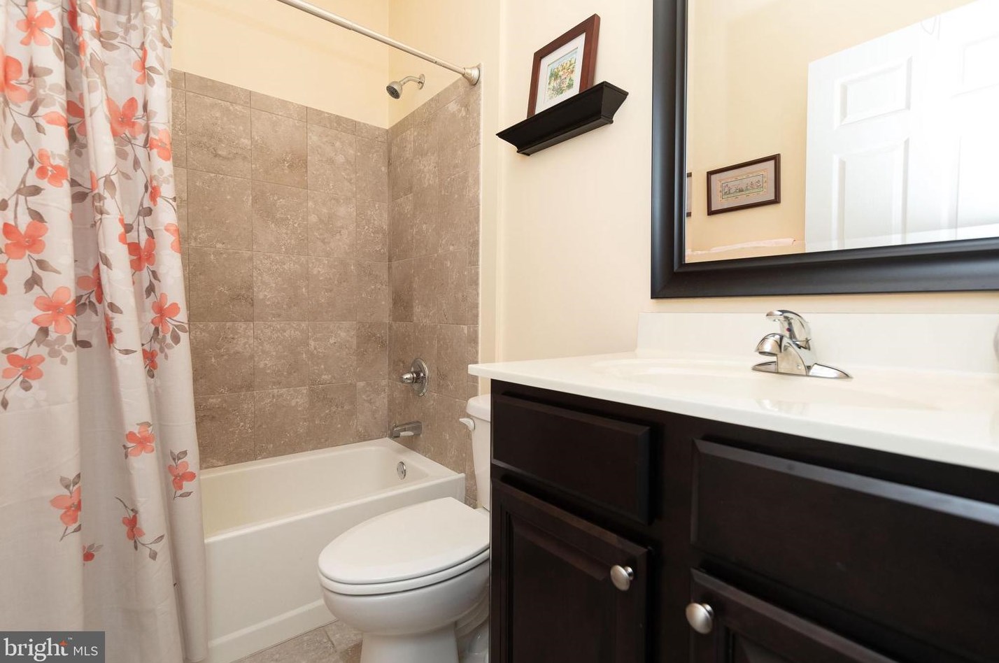 15159 Sunflower Dr, Philadelphia PA 19116-1310 exterior