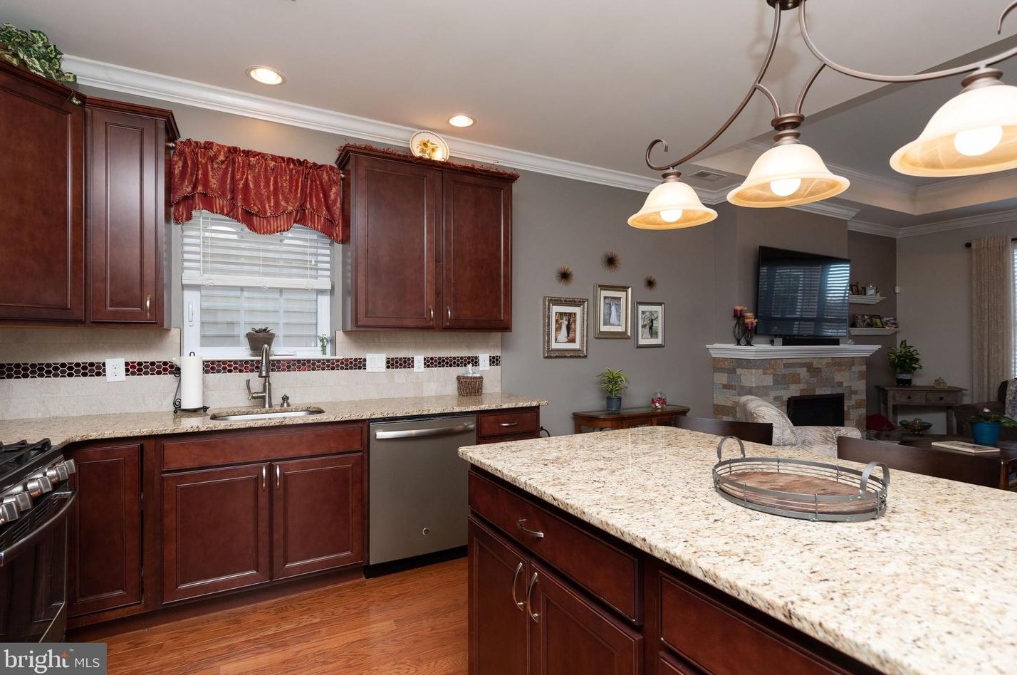 15159 Sunflower Dr, Philadelphia PA 19116-1310 exterior