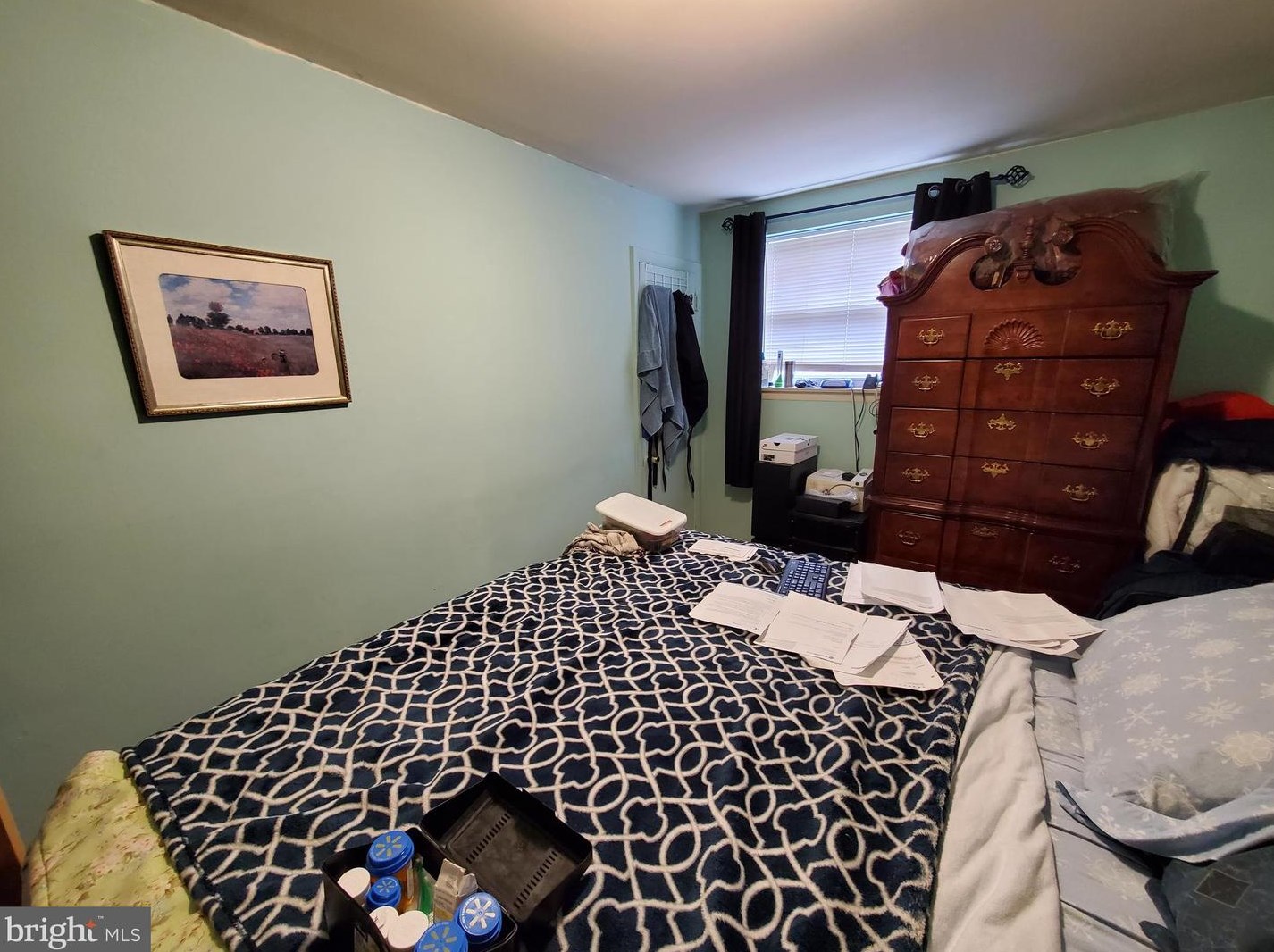 2325 Hoffnagle St, Philadelphia PA 19152-2513 exterior