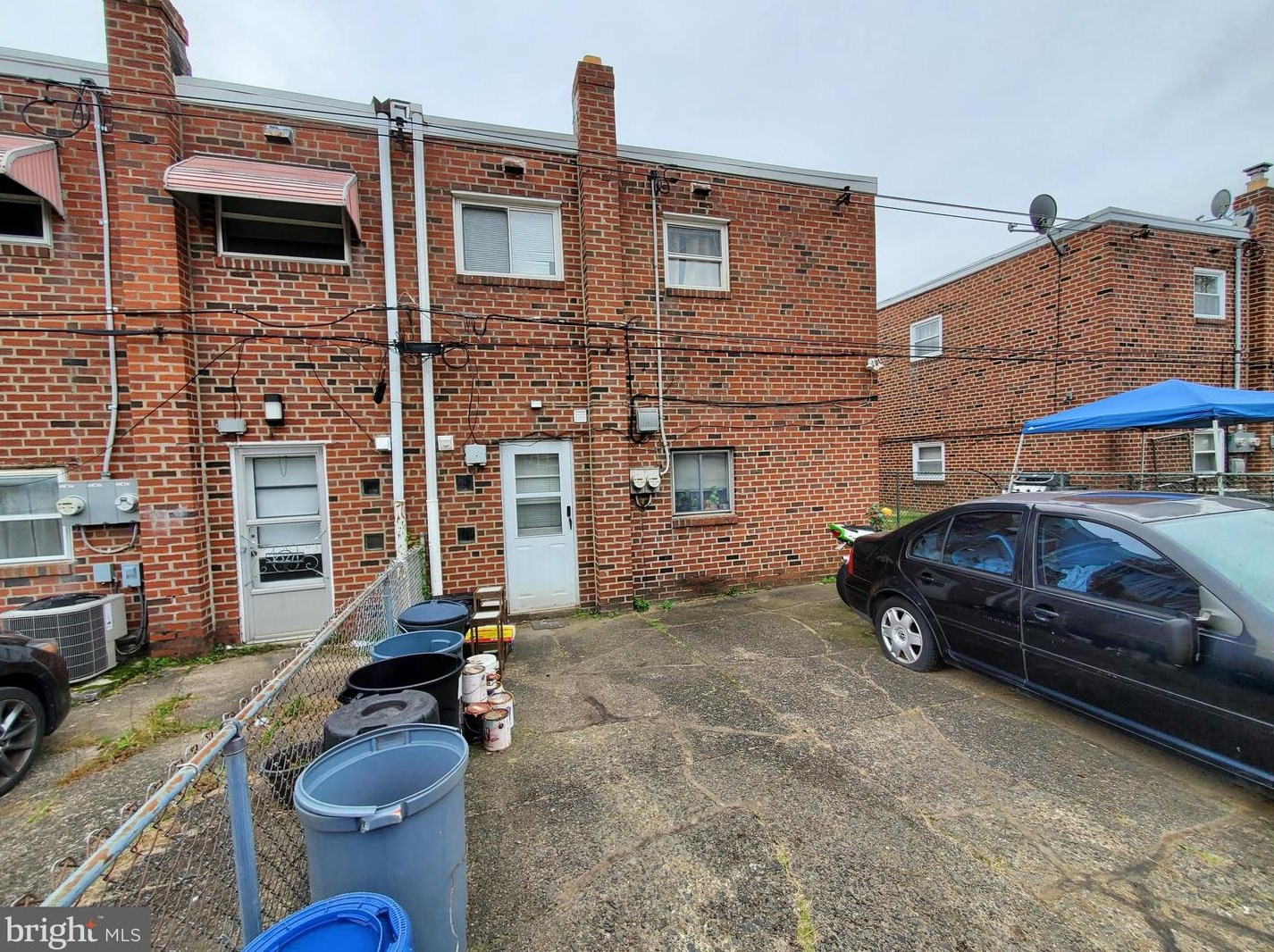 2325 Hoffnagle St, Philadelphia PA 19152-2513 exterior