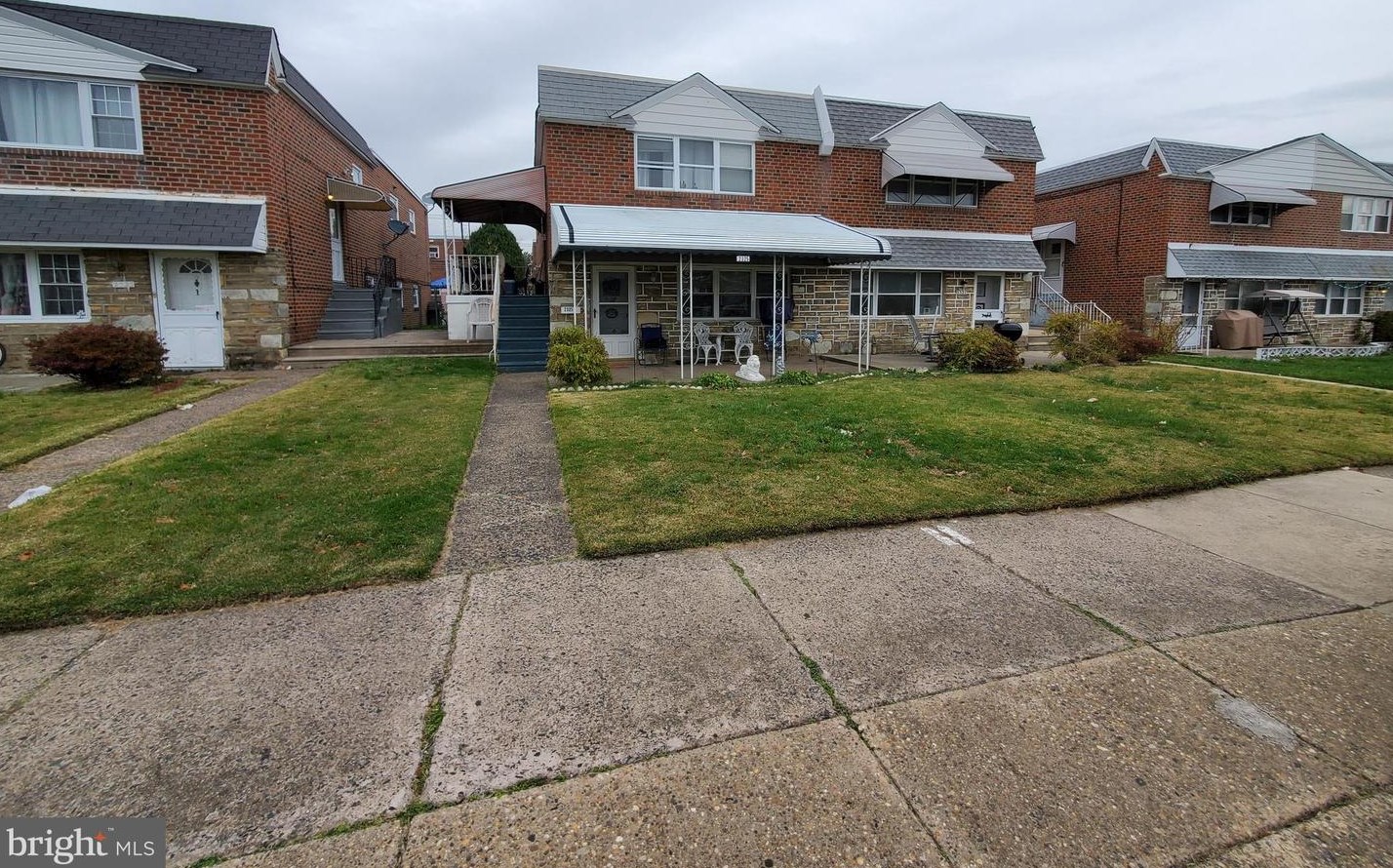 2325 Hoffnagle St, Philadelphia, PA 19152-2513