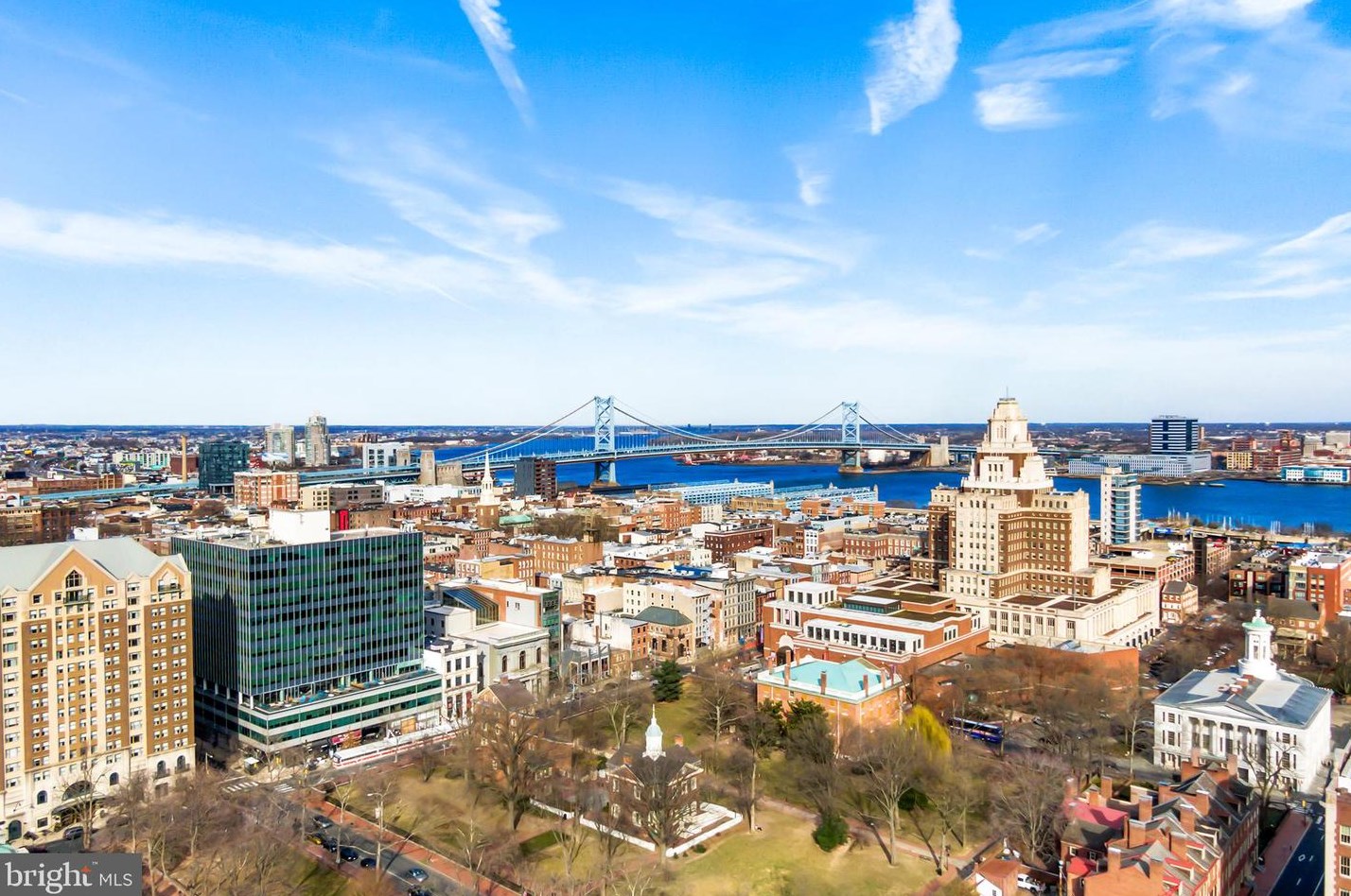 500 Walnut St, Philadelphia PA  19106-3640 exterior