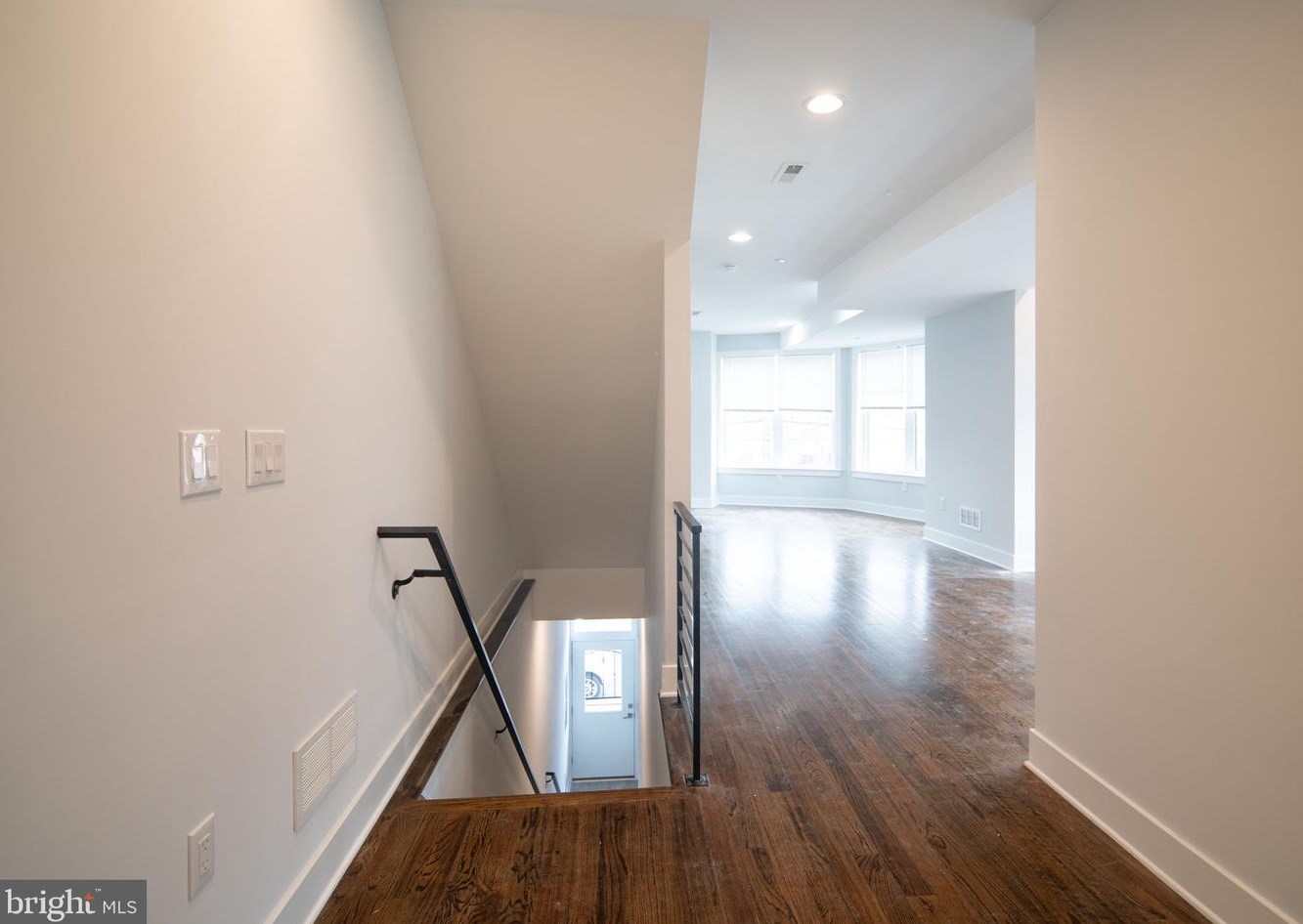 1241 S 24th St #b, Philadelphia, PA 19146