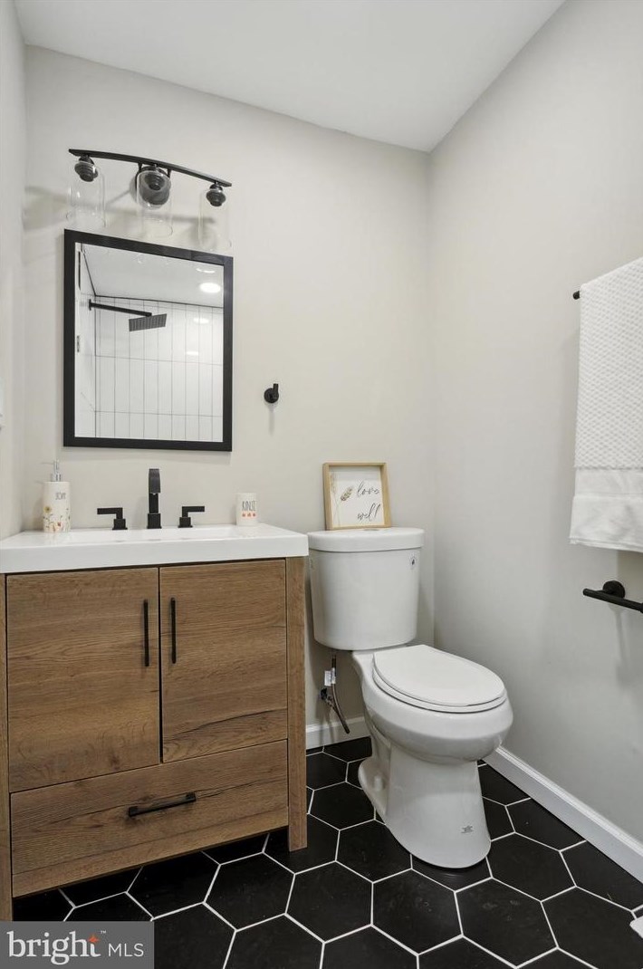 7709 Delphi Pl, Philadelphia PA  19153-1737 exterior