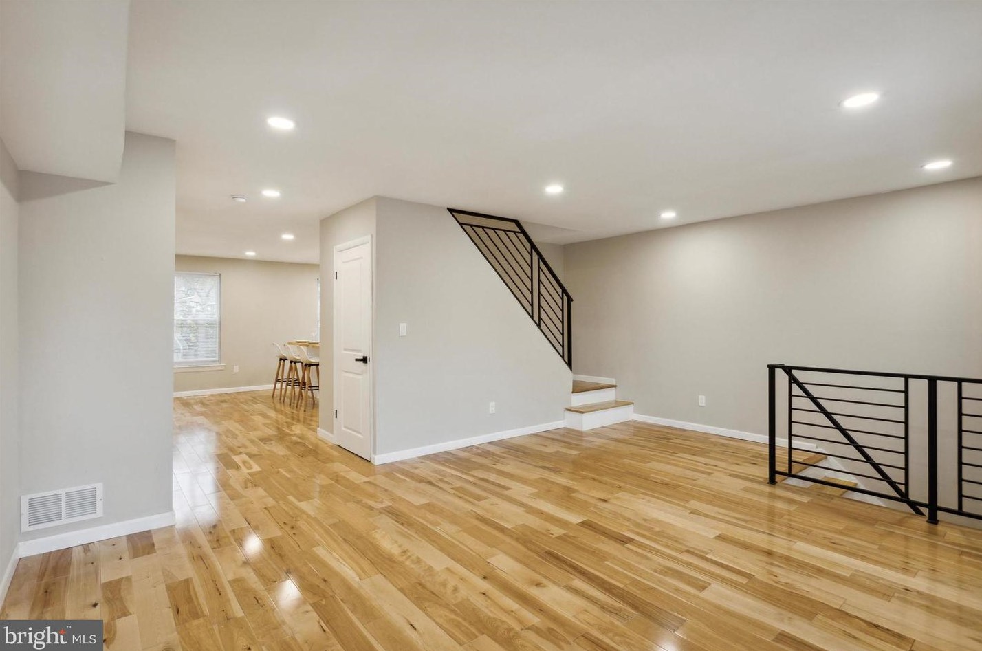 7709 Delphi Pl, Philadelphia PA  19153-1737 exterior