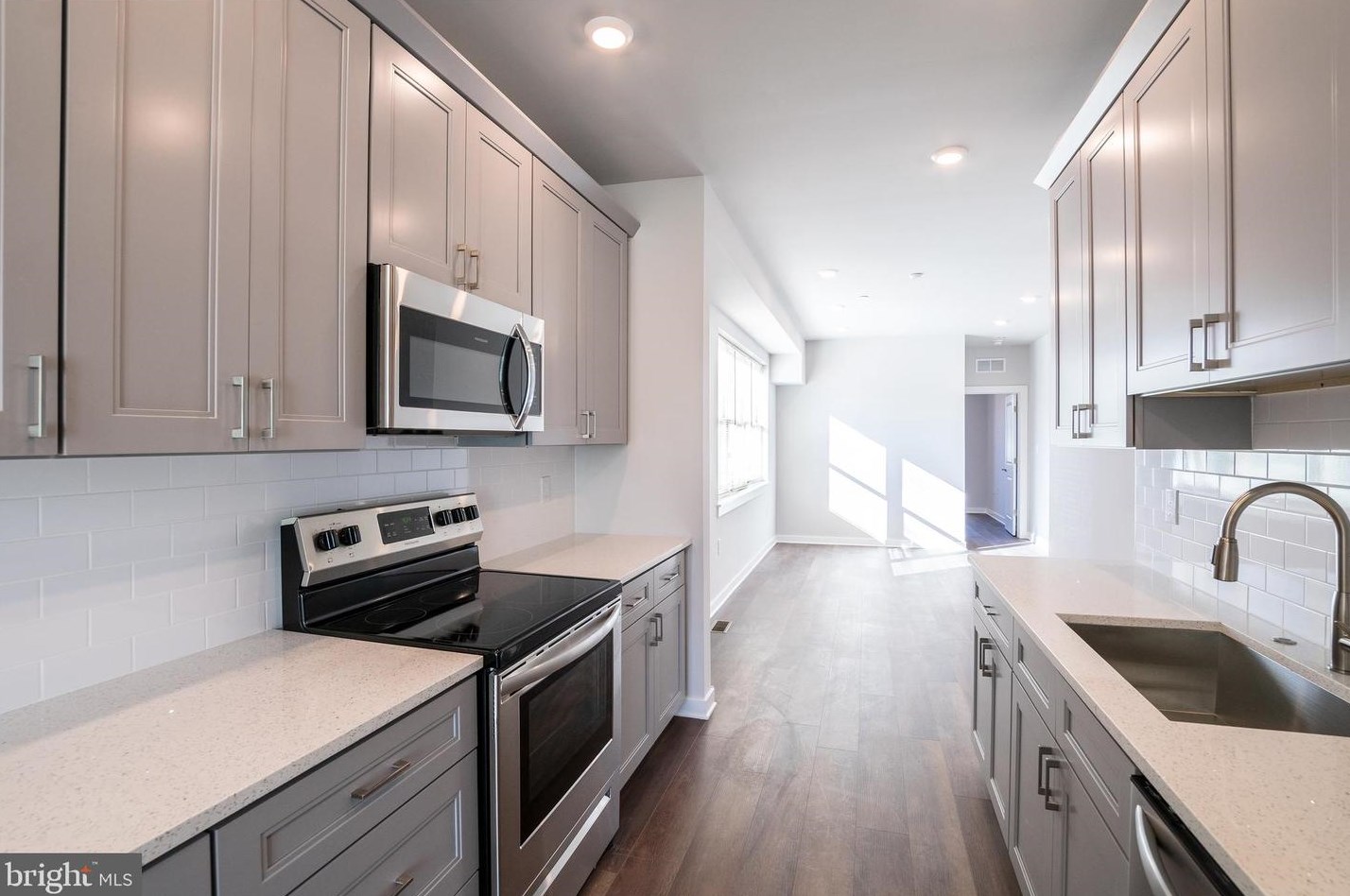 1608 N 27th St #unit A, Philadelphia, PA 19121