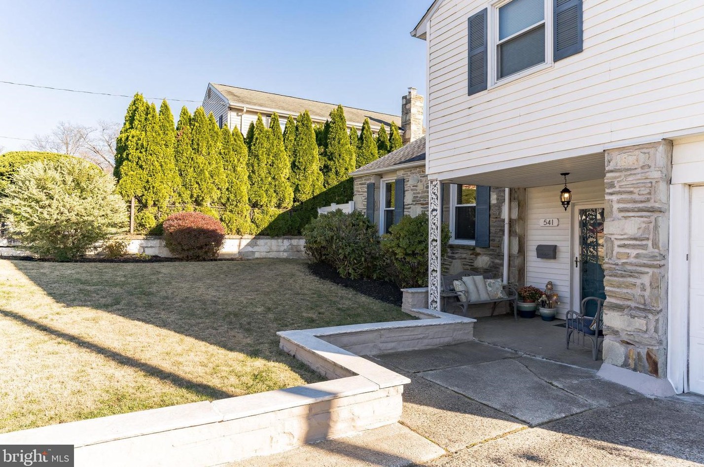 541 Wigard Ave, Philadelphia PA 19128-0041 exterior