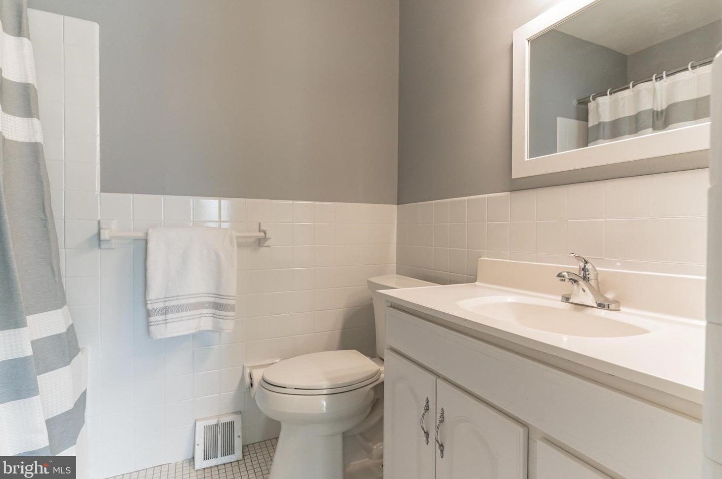 541 Wigard Ave, Philadelphia PA 19128-0041 exterior