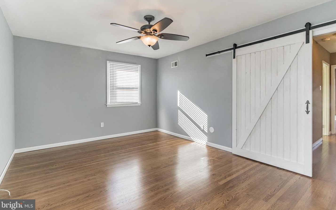 541 Wigard Ave, Philadelphia PA 19128-0041 exterior