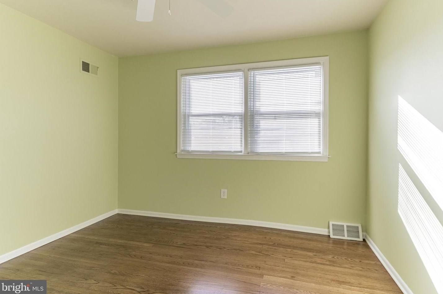 541 Wigard Ave, Philadelphia PA 19128-0041 exterior