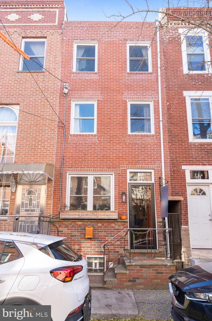 722 Earp St, Philadelphia, PA 19147-5723