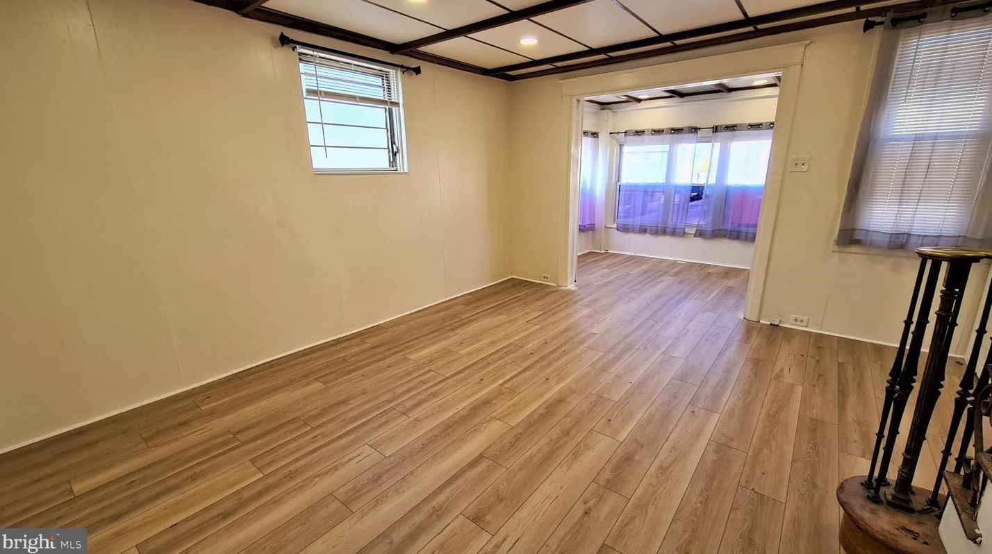 2900 Dewey St, Philadelphia, PA 19142-3408