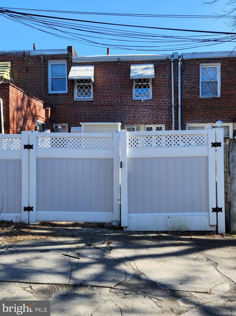 6218 Palethorp St, Philadelphia, PA 19120-1515