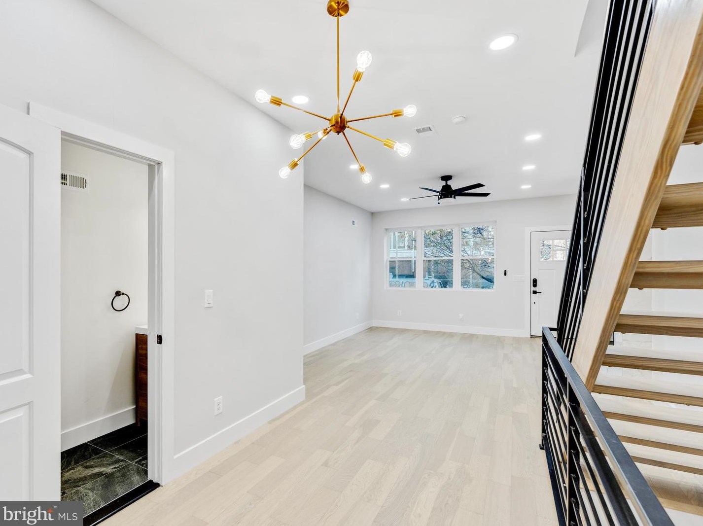 211 Mifflin St, Philadelphia PA  19148-1920 exterior