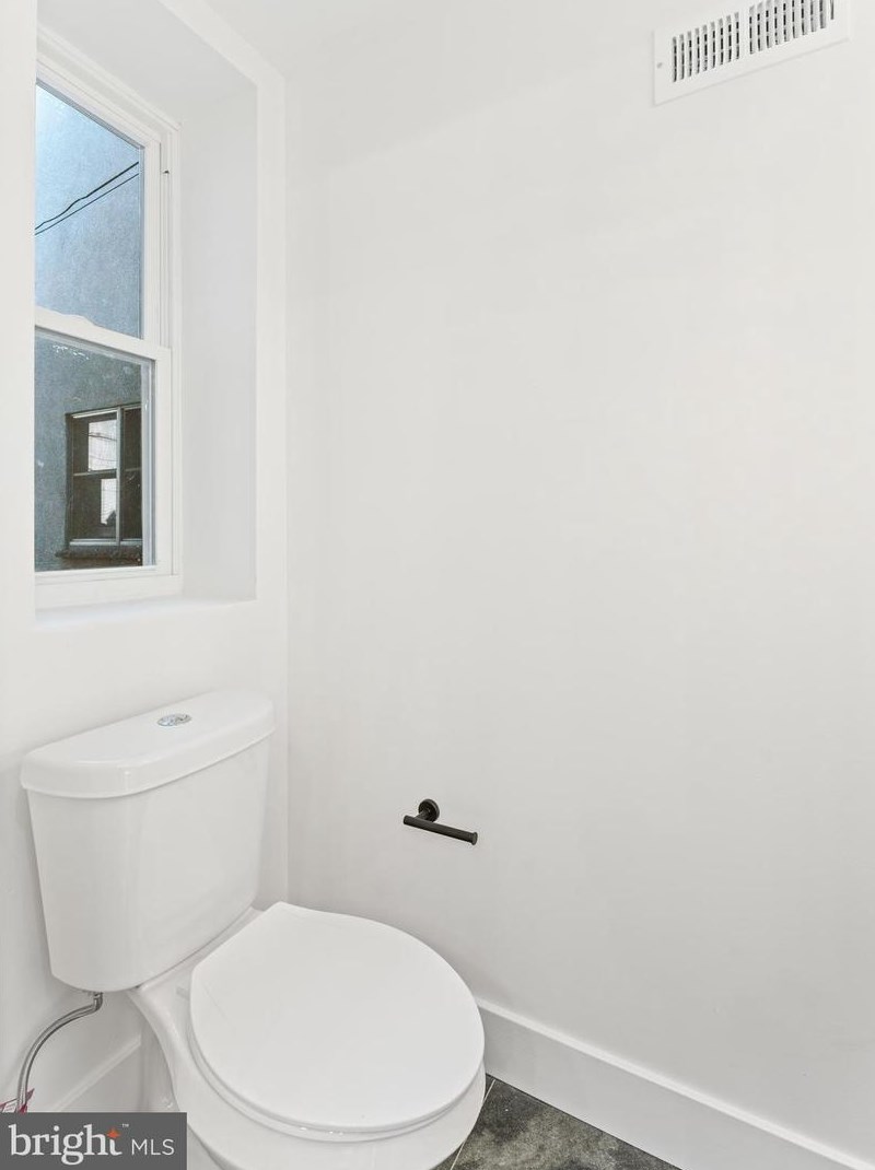 211 Mifflin St, Philadelphia PA  19148-1920 exterior