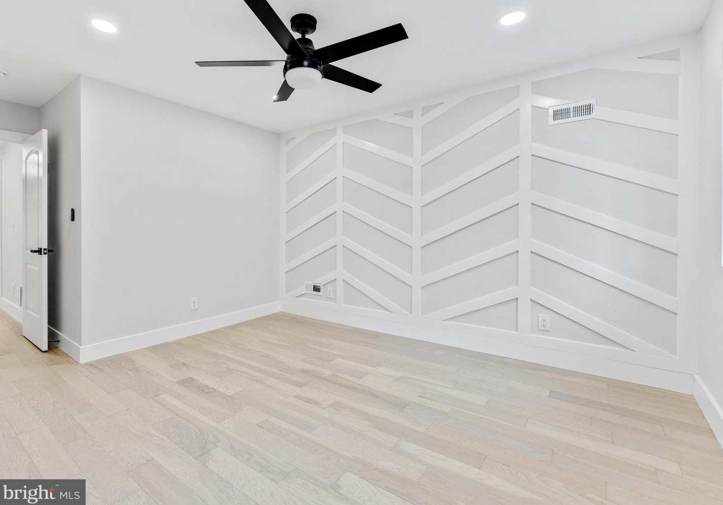 211 Mifflin St, Philadelphia PA  19148-1920 exterior