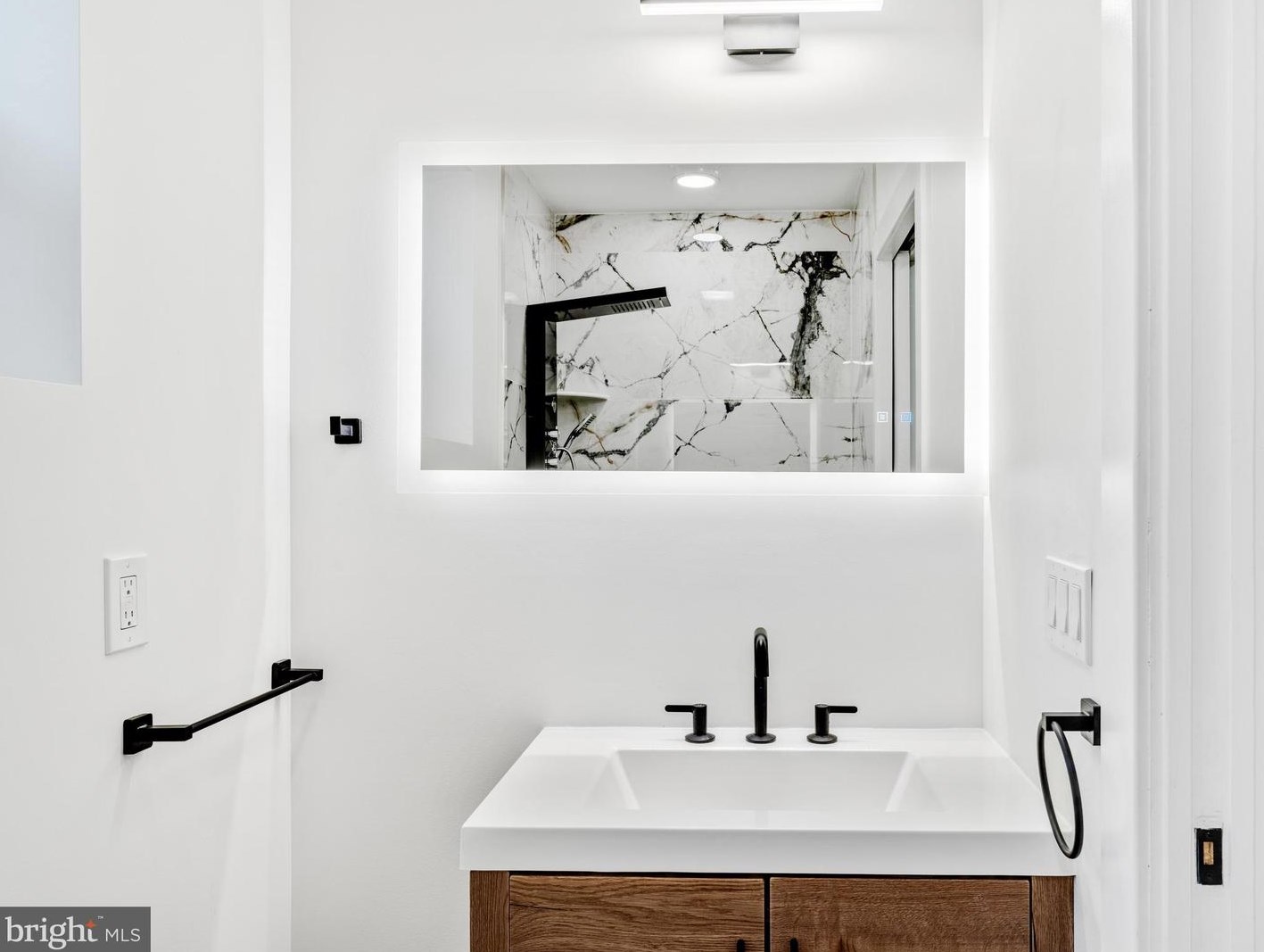 211 Mifflin St, Philadelphia PA  19148-1920 exterior