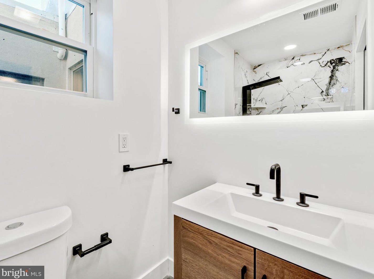 211 Mifflin St, Philadelphia PA  19148-1920 exterior