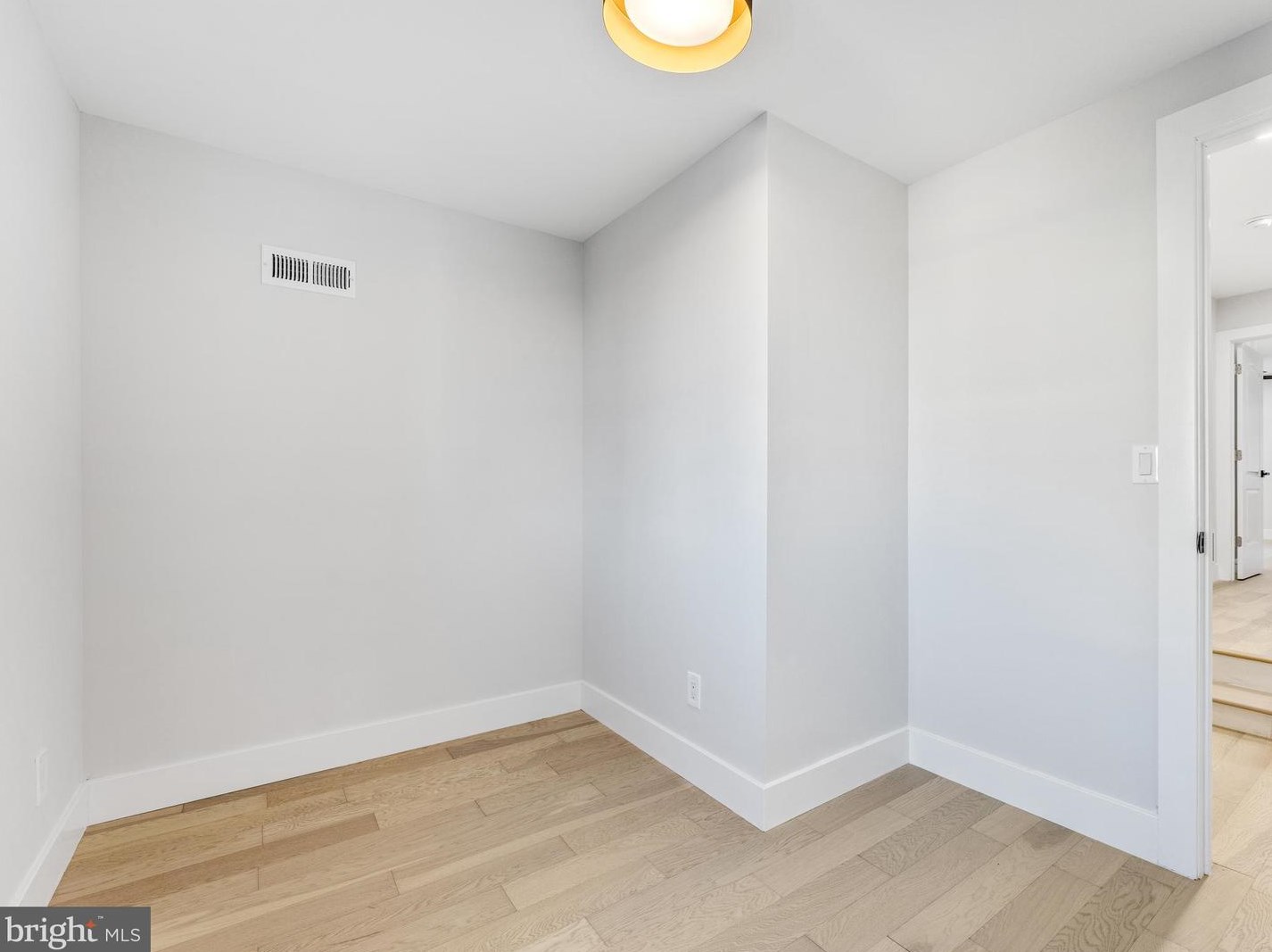 211 Mifflin St, Philadelphia PA  19148-1920 exterior