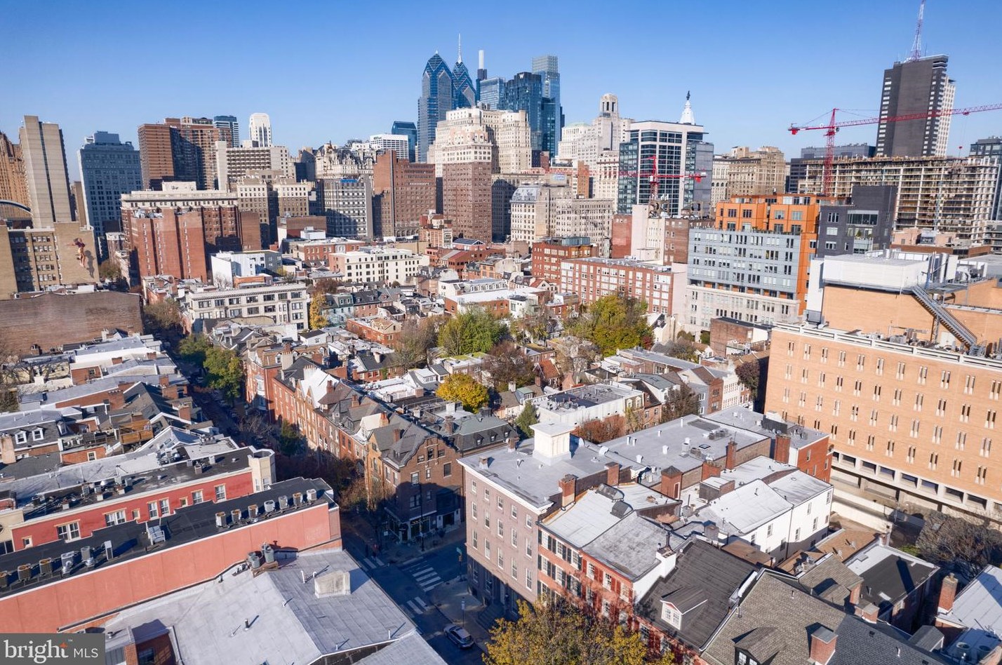 1035 Spruce St, Philadelphia PA  19107-6736 exterior