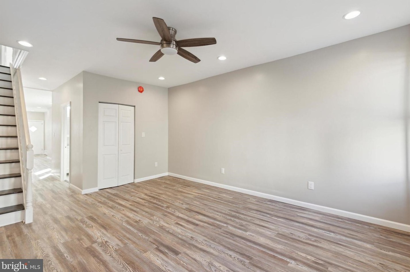 3195 Almond St, Philadelphia, PA 19134