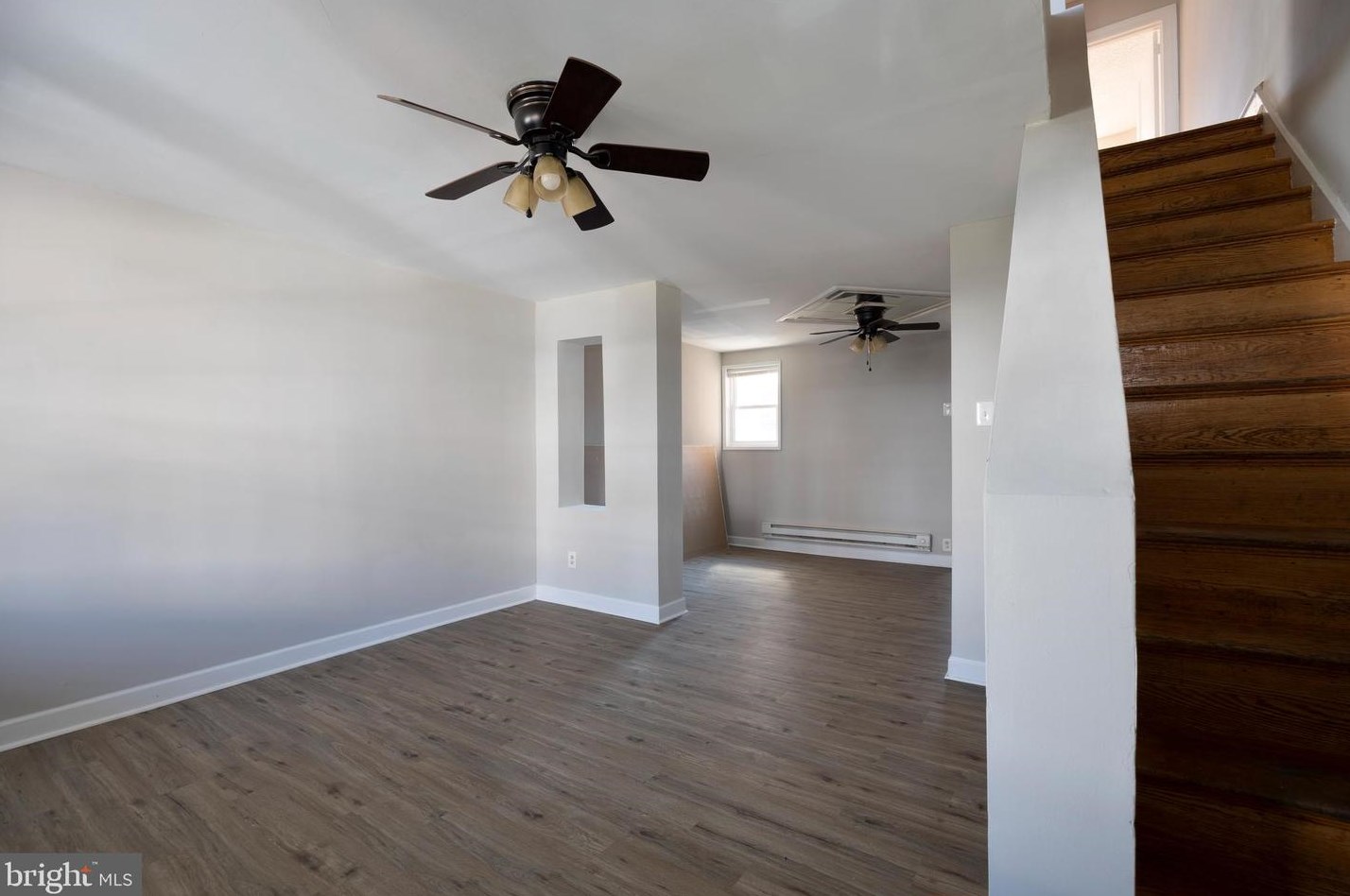 994 Anchor St, Philadelphia, PA 19124