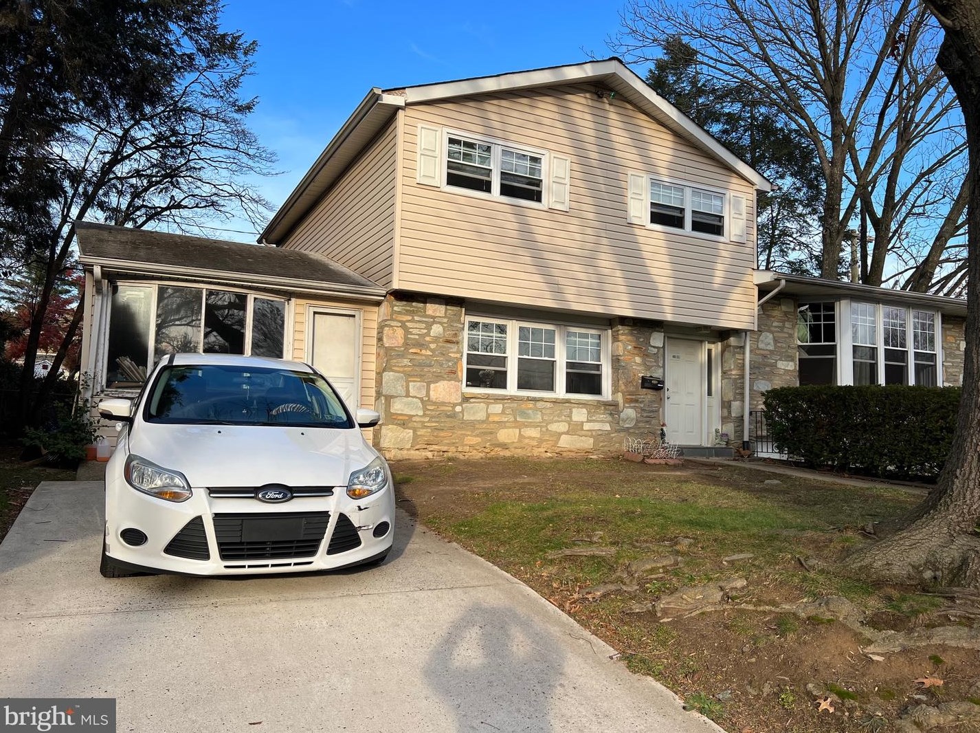 11000 Knights Rd, Philadelphia, PA 19154-4213