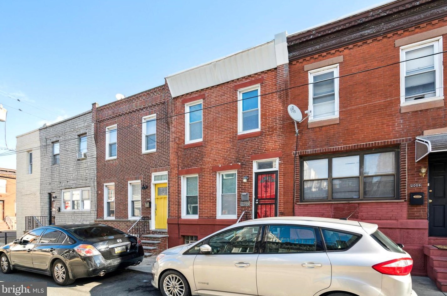 2007 S Dorrance St, Philadelphia, PA 19145