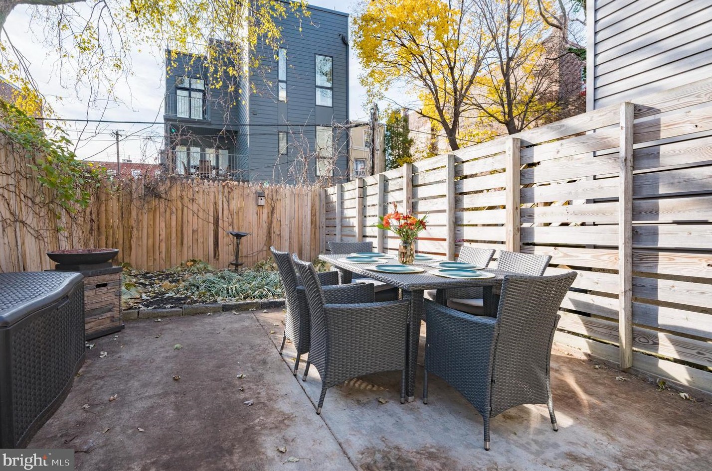 2052 Arizona St, Philadelphia PA  19125-1530 exterior