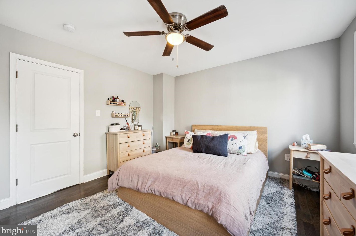 2052 Arizona St, Philadelphia PA  19125-1530 exterior