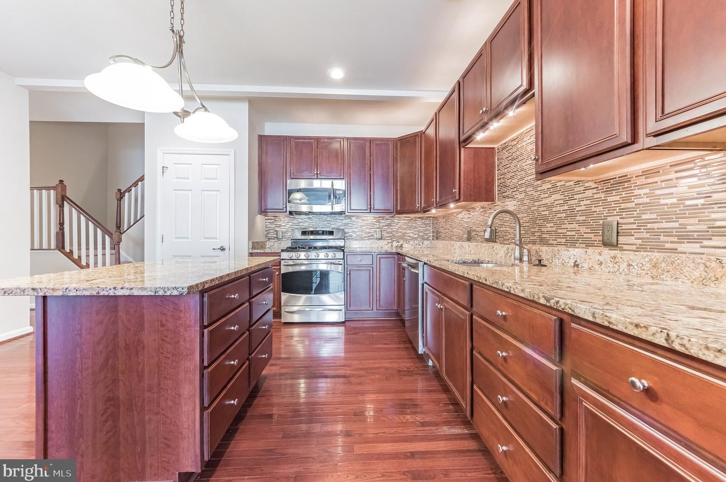 15046 Sunflower Dr, Philadelphia PA 19116-1310 exterior