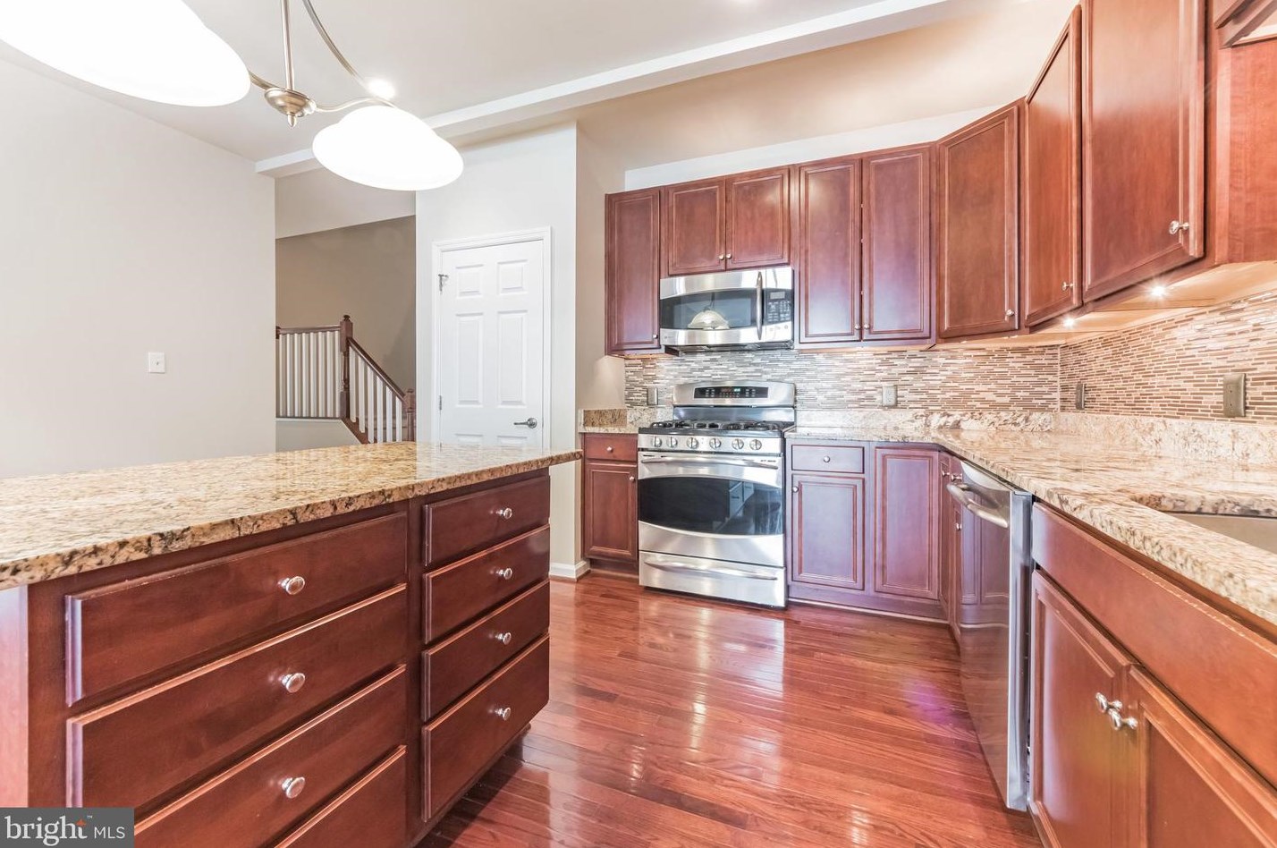 15046 Sunflower Dr, Philadelphia PA 19116-1310 exterior