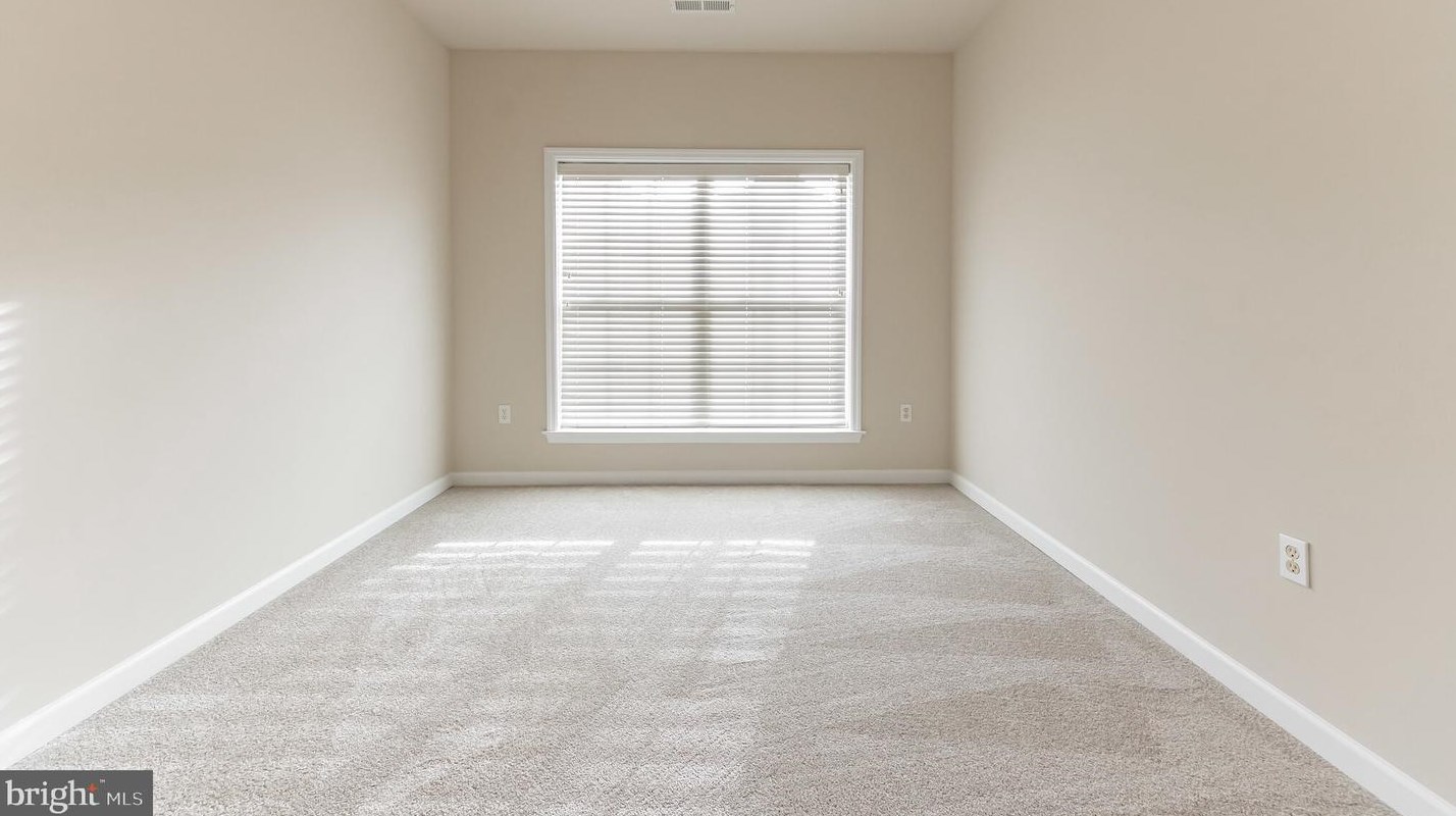 15046 Sunflower Dr, Philadelphia PA 19116-1310 exterior