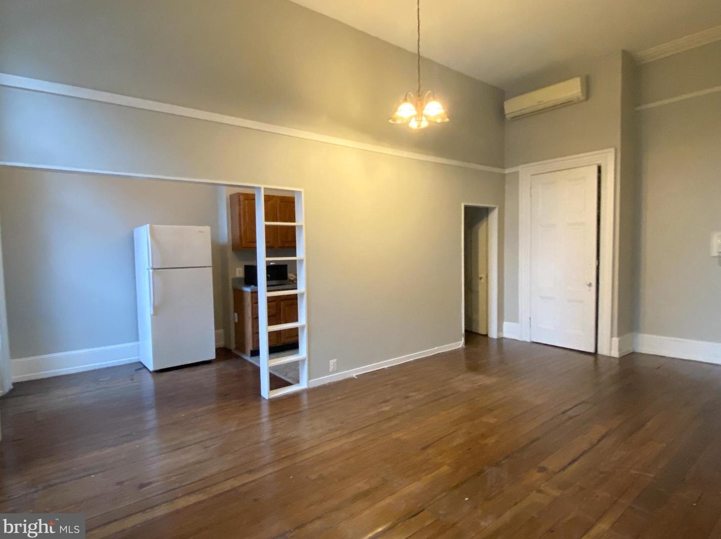 2025 Walnut St Apt 2f, Philadelphia, PA