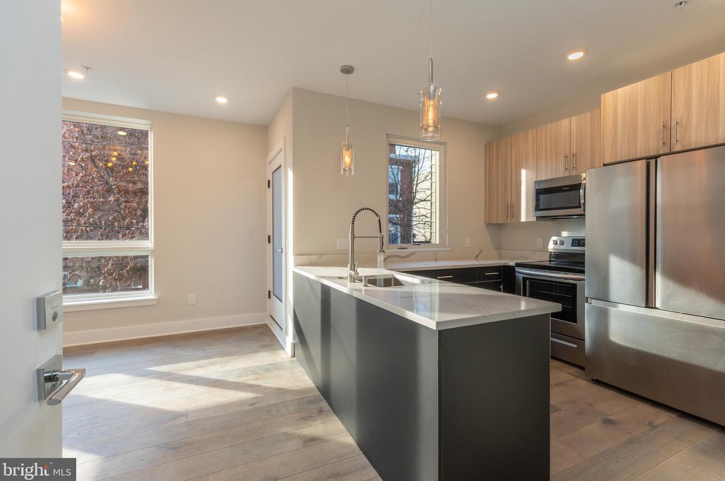 920 N 15th St #2, Philadelphia, PA 19130