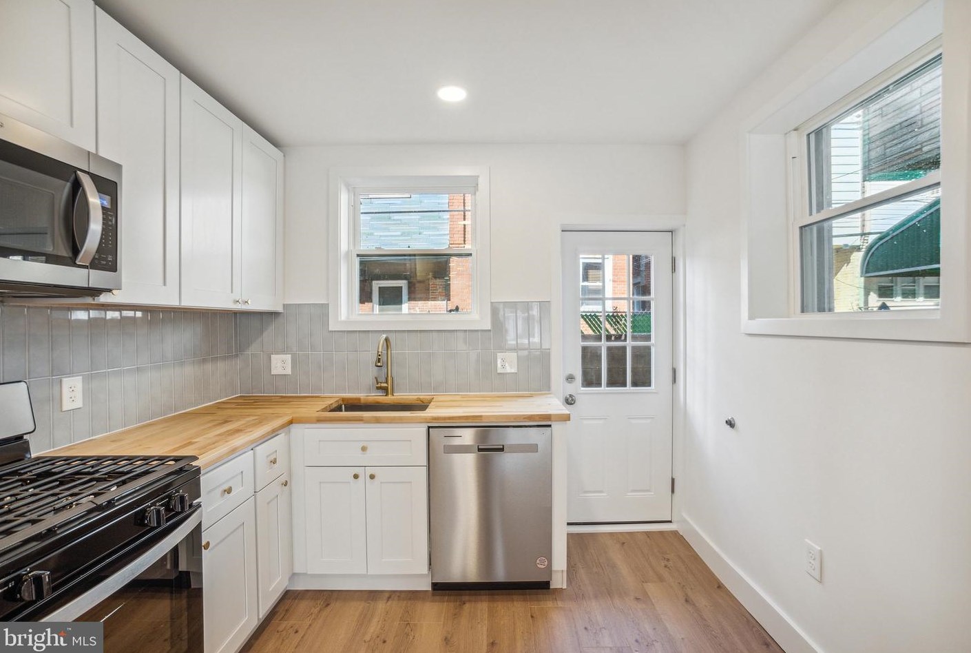 2144 Opal St, Philadelphia PA  19145-3606 exterior