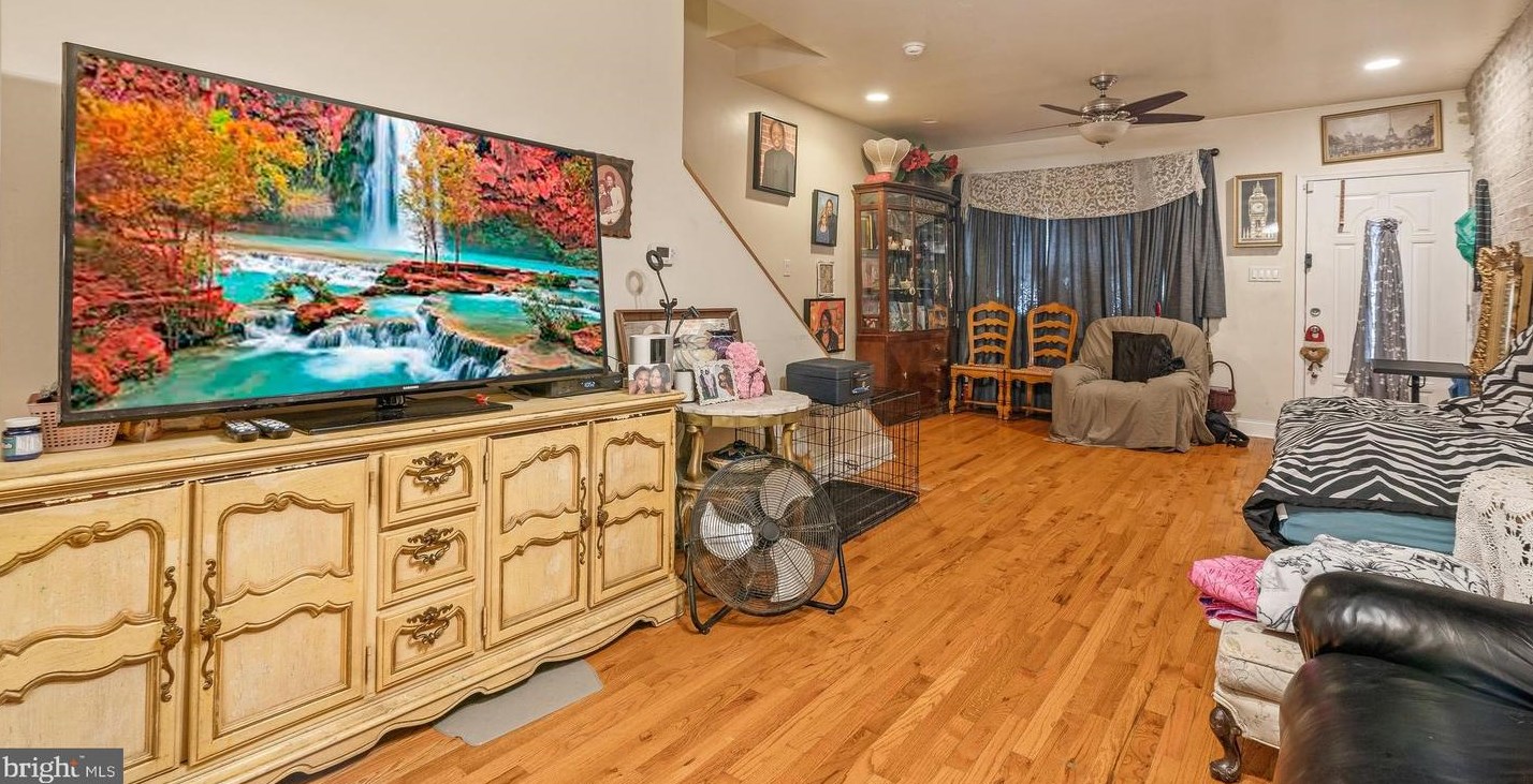 2338 Morris St, Philadelphia PA  19145-1823 exterior