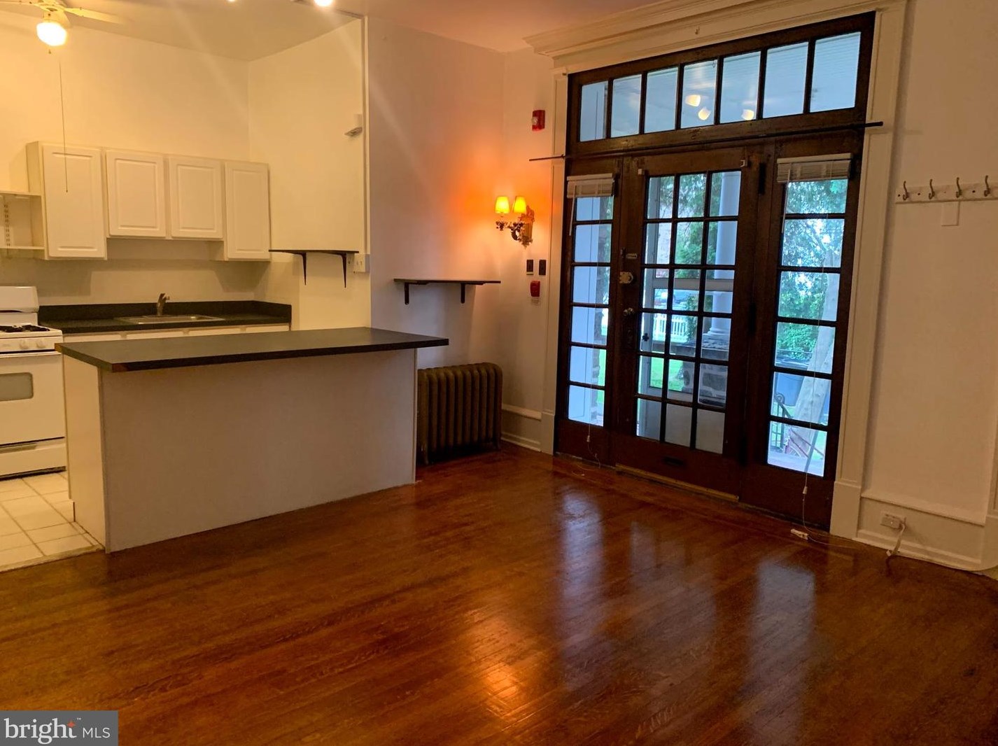 5606 Ridge Ave #1r, Philadelphia, PA 19128