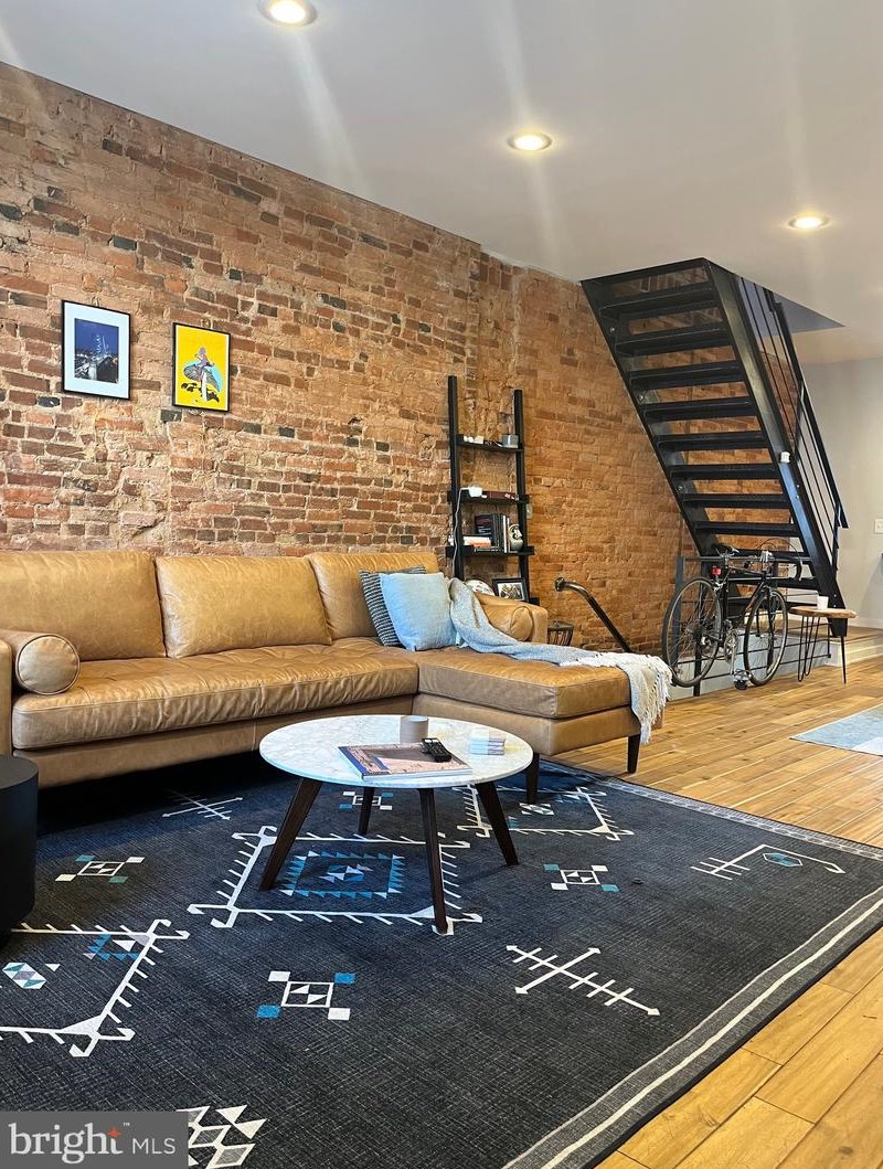 2313 Amber St, Philadelphia, PA 19125
