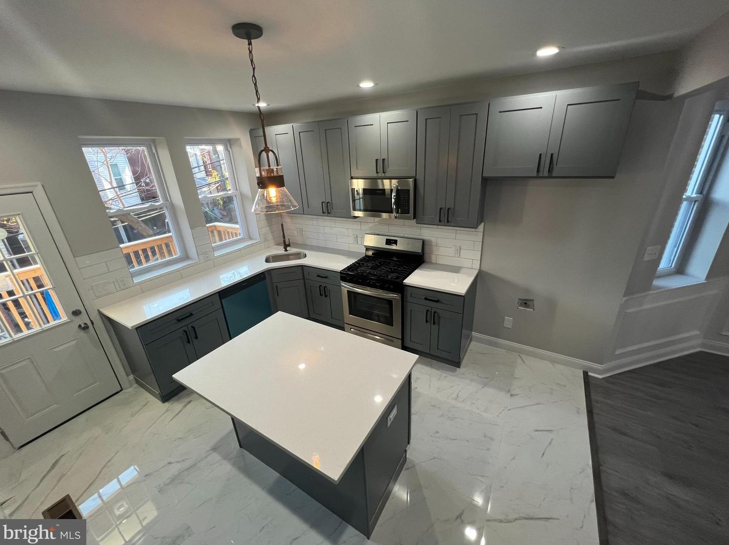 1108 Somerville Ave, Philadelphia, PA 19141-2904