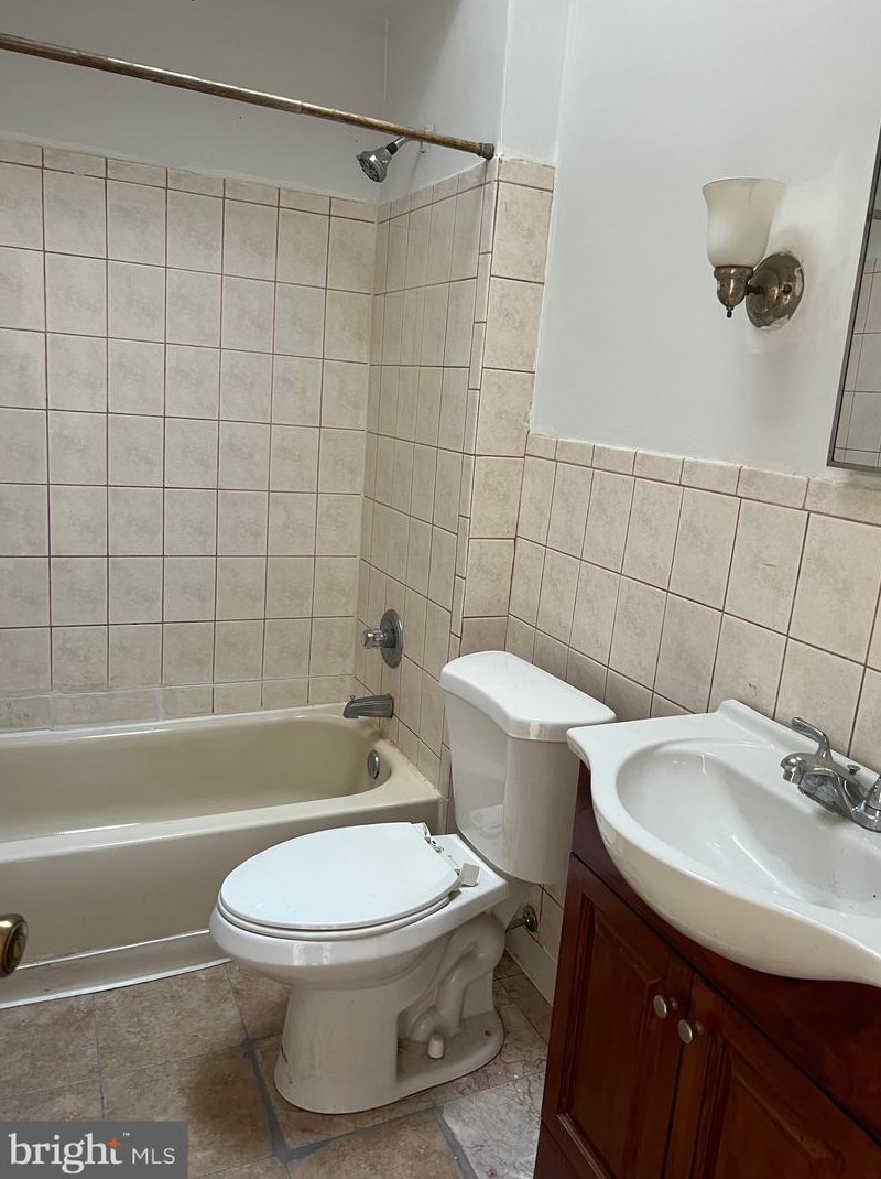 517 Alcott St, Philadelphia PA  19120-1217 exterior