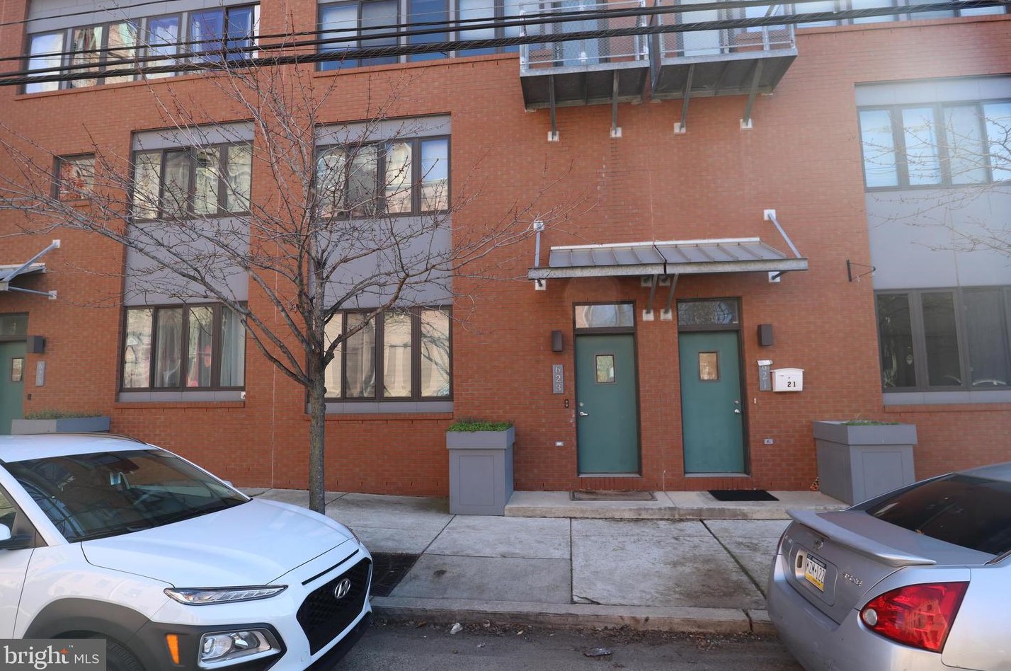 623 N 10th St, Philadelphia, PA 19147