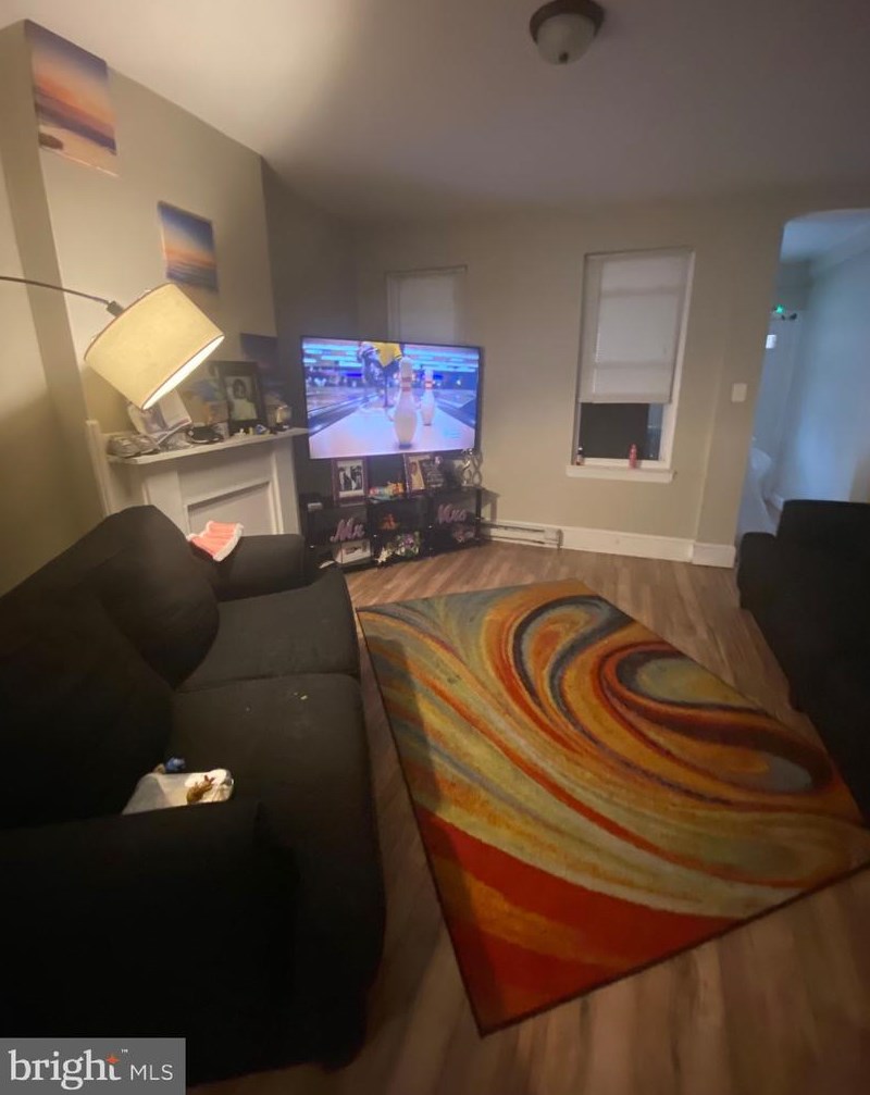 7223 Grays Ave, Philadelphia, PA 19142-1008