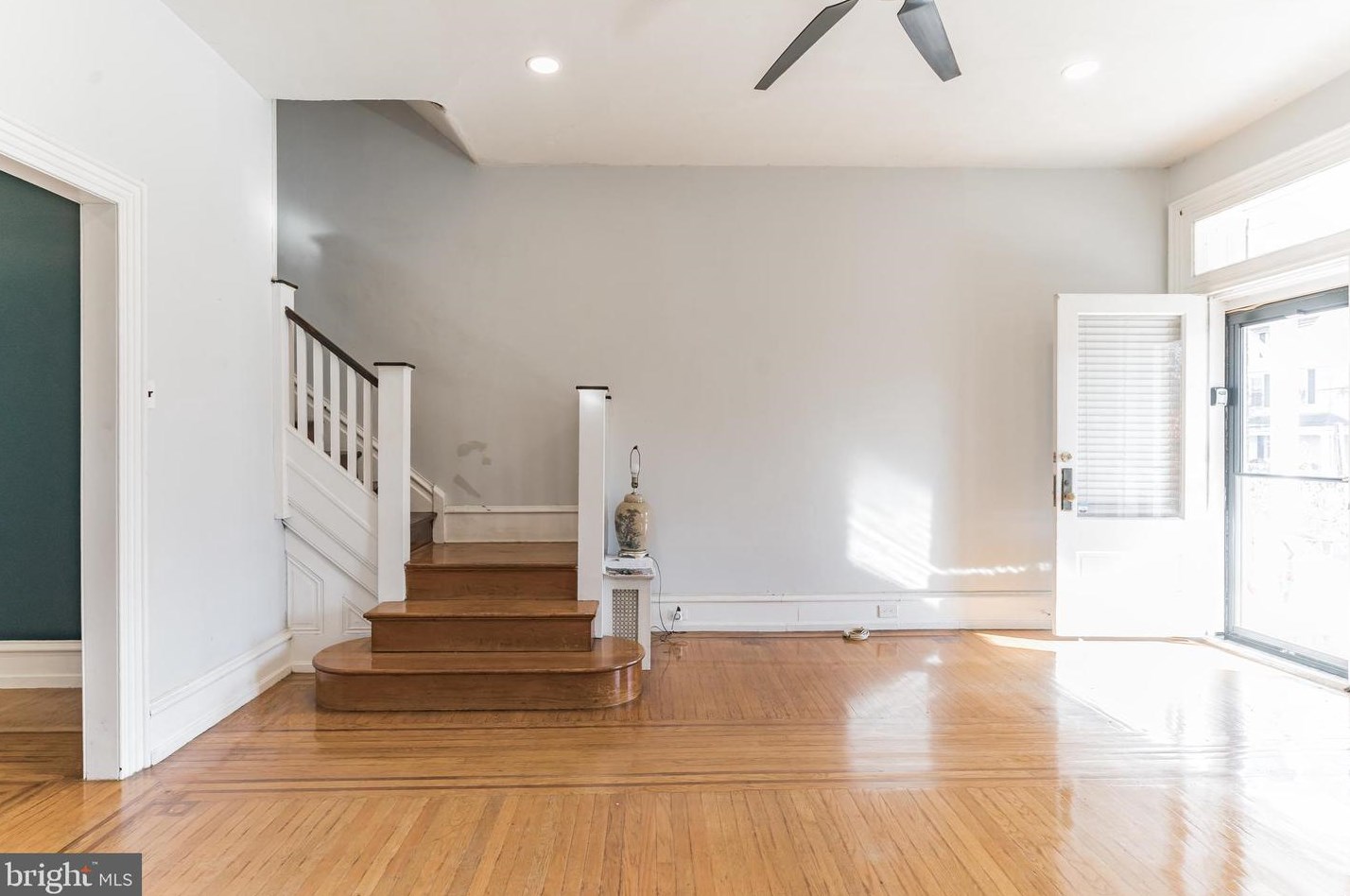 117 Rochelle Ave, Philadelphia PA  19128-3811 exterior