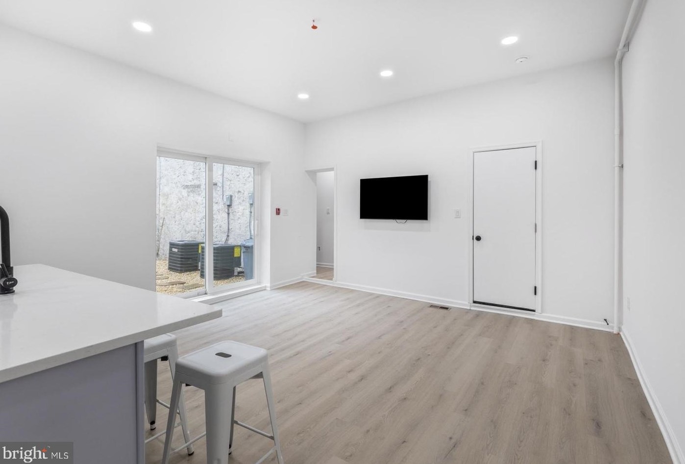 2723 E Huntingdon St #1, Philadelphia, PA 19125