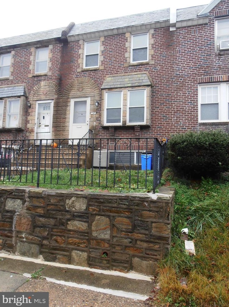 4434 Loring St, Philadelphia, PA 19136-4016