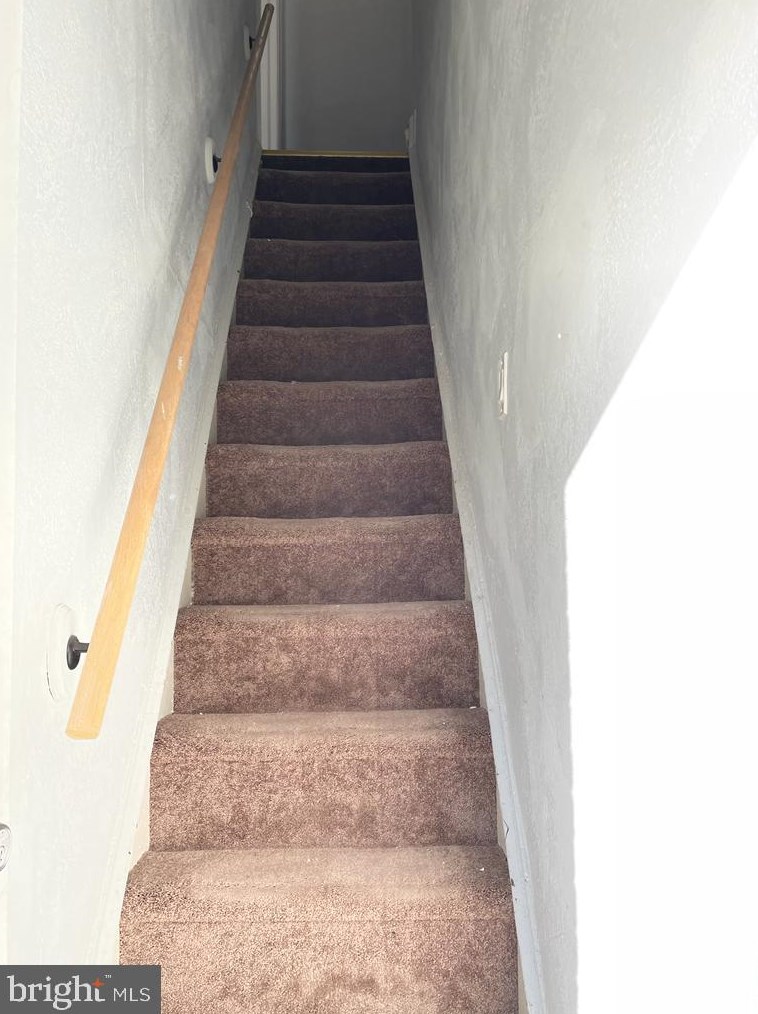 2420 Duncan St, Philadelphia PA 19124-4112 exterior