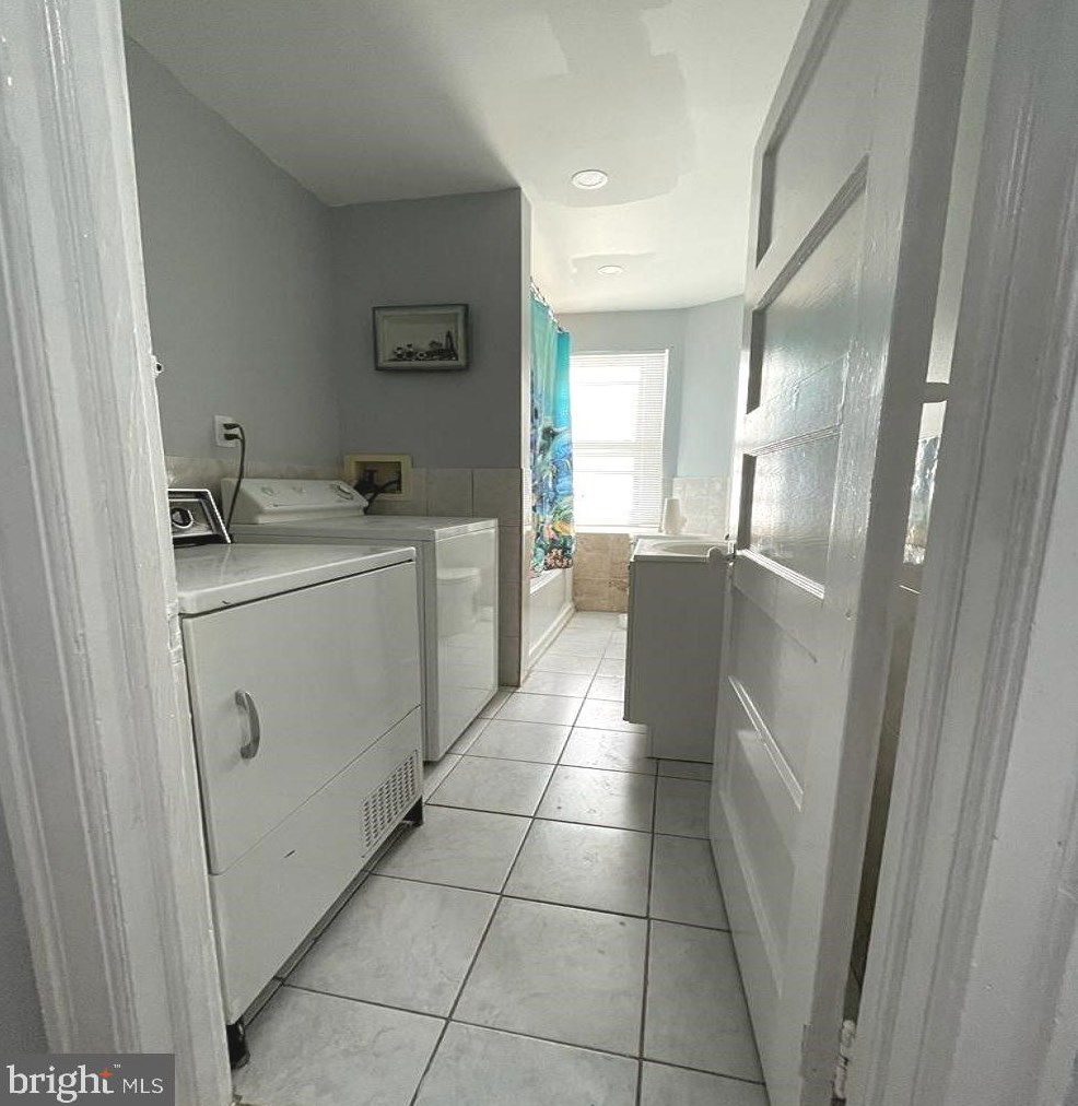 2420 Duncan St, Philadelphia PA 19124-4112 exterior