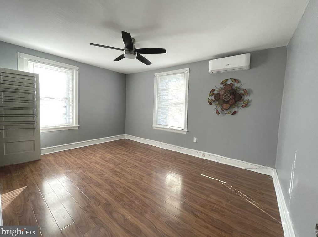 2420 Duncan St, Philadelphia PA 19124-4112 exterior